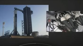 SpaceXロケットは、宇宙に最初の4人の民間人を取るインスピレーション4ミッションを正常に起動します