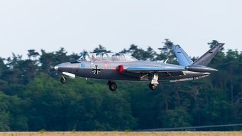 Un avion d'entraînement français s'est écrasé en Méditerranée, un pilote disparu