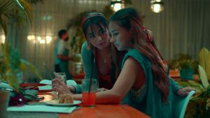 Banyak Adegan Panas, Ini 9 Film Angeli Khang yang Bikin Penonton Ikut Gerah 