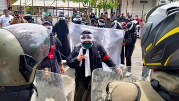 Empat Satpol PP dan 1 Mahasiswa Luka Akibat Demo Ricuh di Aceh Barat