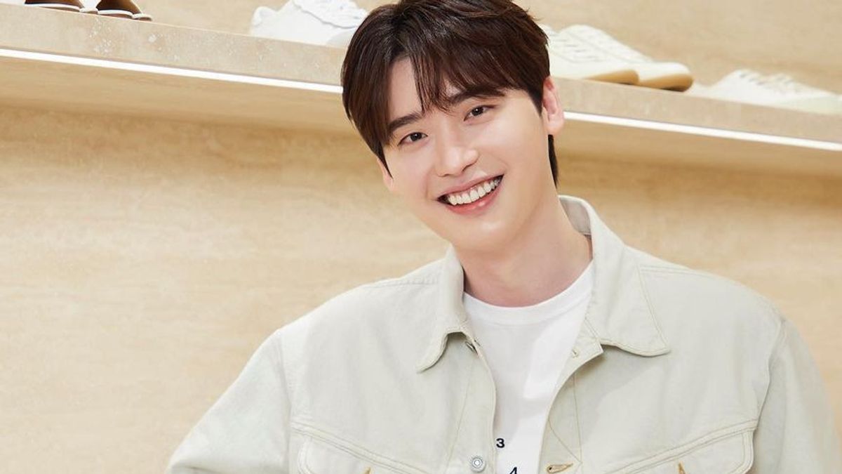 Fanmeeting Tour Finally,Lee Jong Suk Out of HighZium Studio Agency