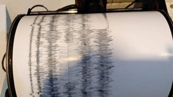 Earthquake Of 5.8 Magnitude Shakes Bitung City, North Sulawesi, Residents Panic
