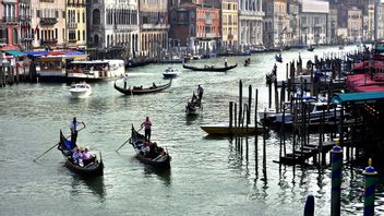 Venice's Authority Expands Entry Fees System For Tourists From 2025