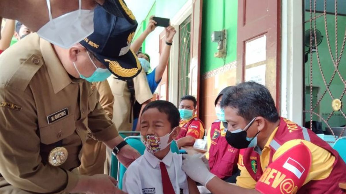 رئيس المركز الصحي في تولونغاجونغ الذي فشل في تسريع التطعيم المهدد بالطفرة