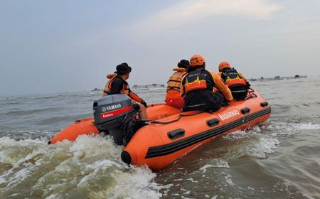 Pemancing Tenggelam di Depan Anaknya Saat Berusaha Ambil Penutup Kotak Ikan Terbawa Arus