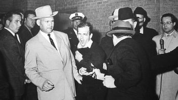 جاك روبي يطلق النار الميت جون كينيدي مطلق النار ، على تاريخ اليوم 1963