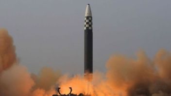 رد كوريا الشمالية إطلاق صاروخ تفوق سرعته سرعة الصوت ، كوريا الجنوبية الأمريكية اليابانية التدريبات البحرية مع السفينة الرئيسية