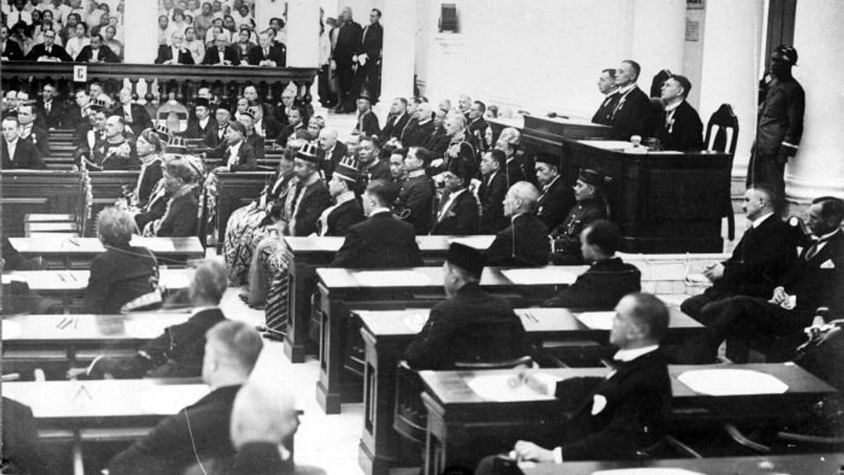History Today, November 9, 1940:pidato At The Volksraad Session, MH Thamrin Asks Dutch East Indies To Be Replaced As Indonesia