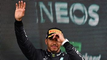 Lewis Hamilton se concentre sur le remport du Mercedes de cette année avant de passer à la Ferrari