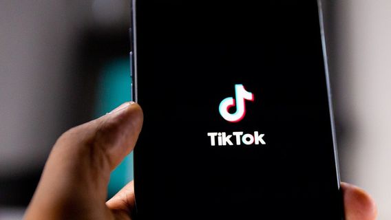 Gampang Banget! Begini Cara Menonaktifkan Postingan yang Kita <i>Repost</i> di TikTok 