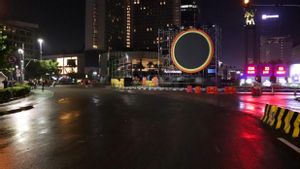 Sebelum Subuh, Petugas DLH Jakarta Tuntaskan Pembersihan Lokasi Tahun Baru 2026