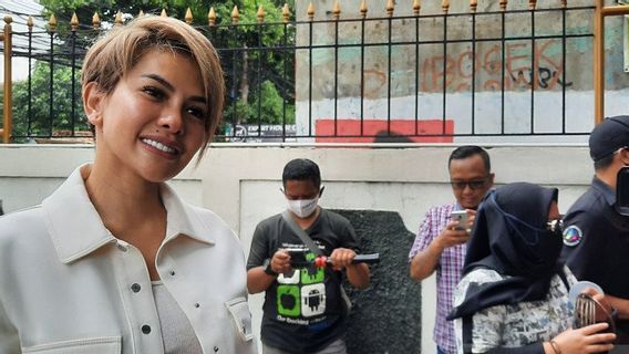 Sebut Rizieq Shihab Tukang Obat, Rumah Nikita Mirzani Dijaga Polisi