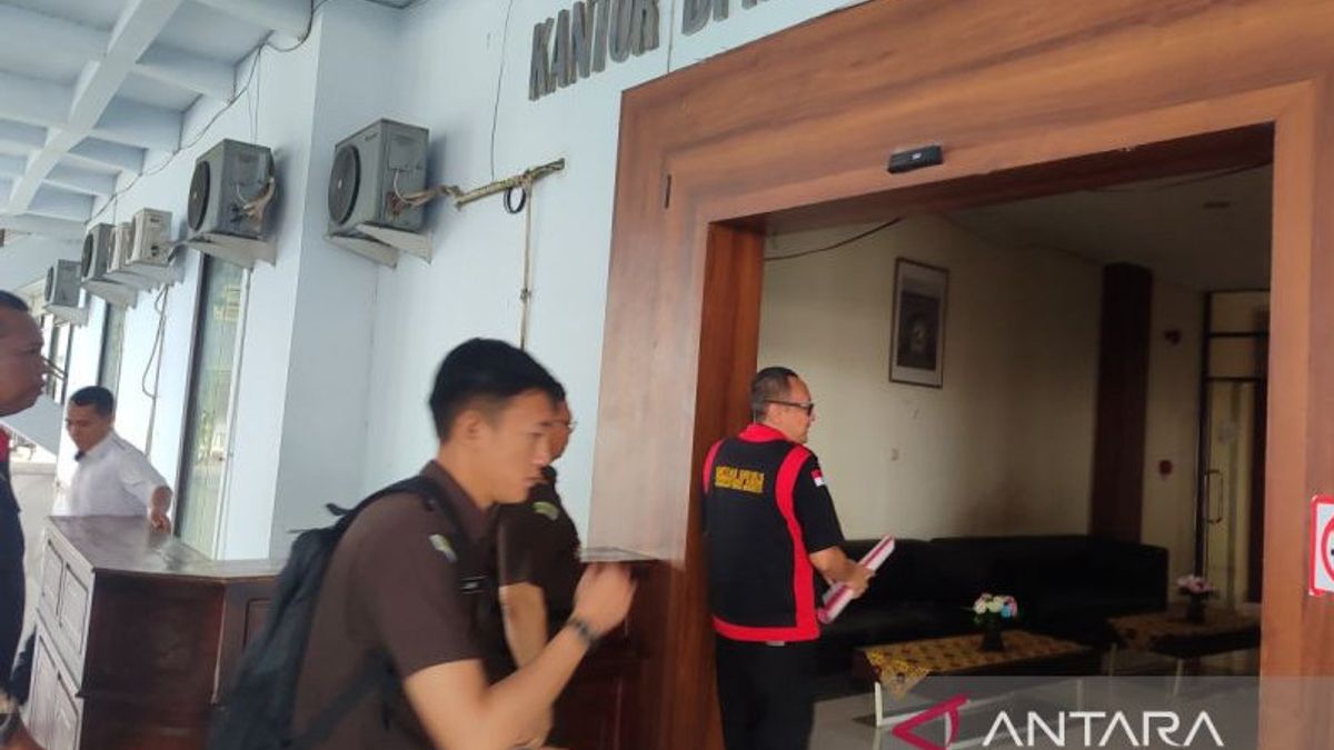 Kejati Geledah Kantor DPRD Bengkulu terkait Korupsi Perjalanan Dinas
