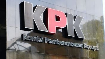 テレビプレゼンターのブリジータ・マノハラ、KPKが中央マンベラモ摂政からの資金の流れを検索