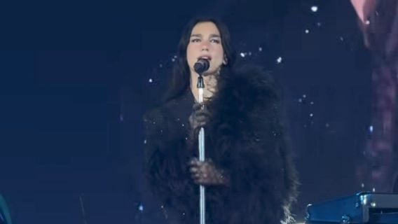 印度尼西亚：Shakira在哥伦比亚表演时被Dua Lipa的封面所感动