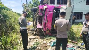 Bus Bawa Mahasiswa UNP Masuk Jurang di Agam, 25 Orang Terluka