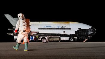 X-37B Returns Safely After Breaking Record in Space for 908 Days