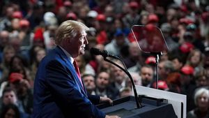 2 Anggota Parlemen Israel Interupsi Pidato Trump, Angkat  Poster Bertuliskan 'Genosida'