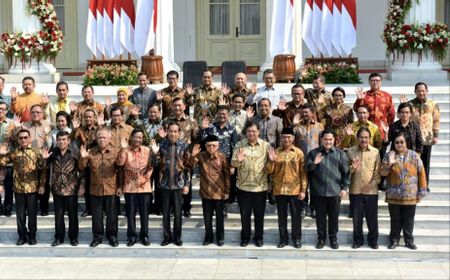 Politikus PDI Perjuangan BIlang Jokowi Perlu Evaluasi Menterinya