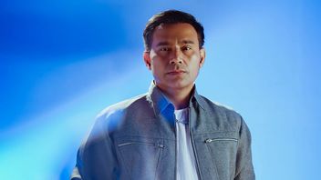 リアンドマスIV、ジュディカと協力して、シングル「魅了された恋」でフォーク音楽スタイルを探検して新年を迎えよう