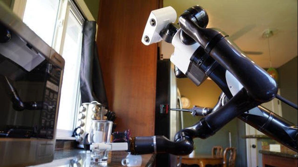 丰田制造机器人，可以减轻家务劳动