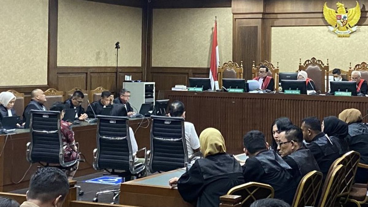 Ronald Tannur's Mother Was Sentenced To 3 Years In Prison For Proven Bribery Of Judges