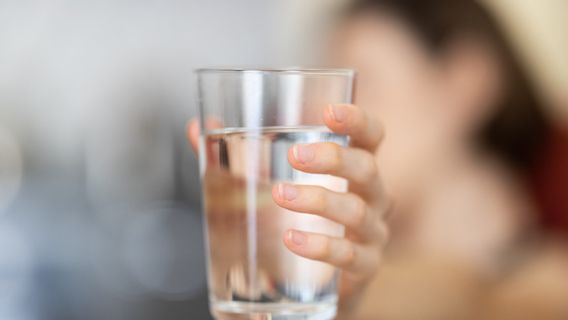 Parce Qu’il A Un Effet Néfaste Sur La Santé, Reconnaissez 5 Signes D’excès De Liquides Corporels