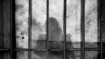 不道德囚犯在南苏门答腊岛四个拉旺警察局被杀，检查牢房警卫警察 