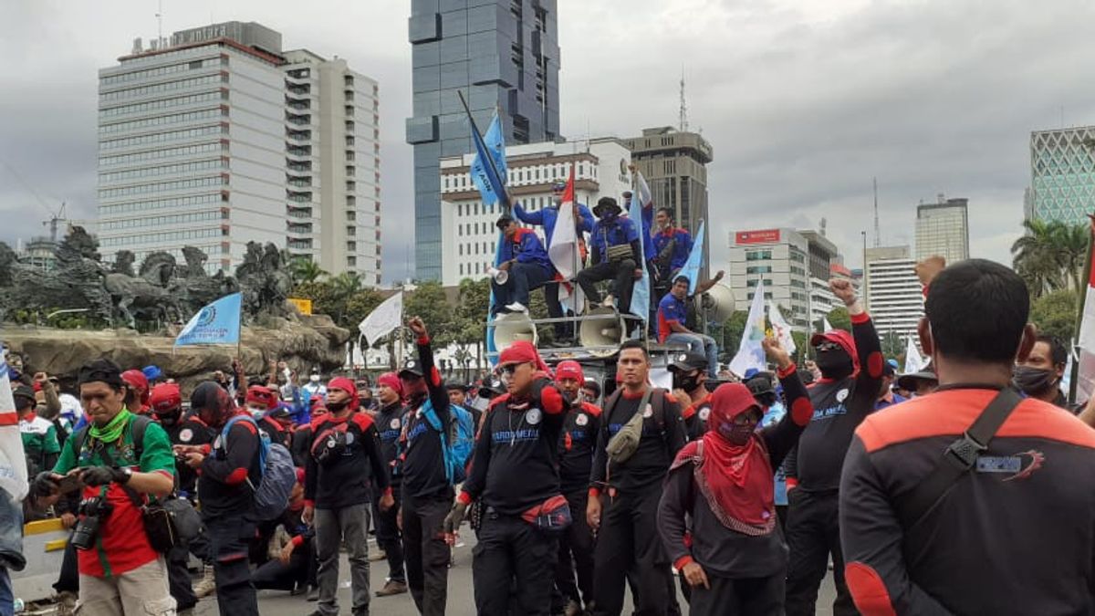 Massa Buruh Ingatkan MK Jangan Main-main dengan Gugatan Buruh Terkait UU Cipta Kerja
