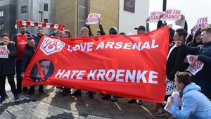 Berkomitmen 100 Persen untuk Arsenal, Stan Kroenke: Kami Tidak akan Menerima Tawaran Apapun