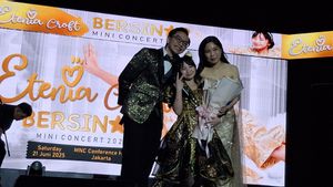 Etenia Croft Tampil Percaya Diri dalam Konser Mini Perdana untuk Rayakan Album “Bersinar”