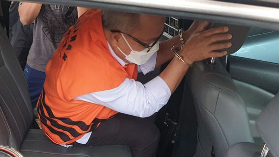 مدير وأمين عام لوزارة التنسيق في بونغكام بعد فحص ديواس كي بي كيه فيما يتعلق بقضية فيرلي باهوري الأخلاقية