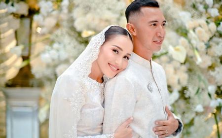 Unggah Foto Lamaran dengan Lettu Muhammad Fardhana, Ayu Ting Ting Kebanjiran Ucapan Selamat