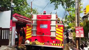 Pemadaman Api di Johar Baru Terkendala Perlintasan Kereta Api Sentiong yang Sempit