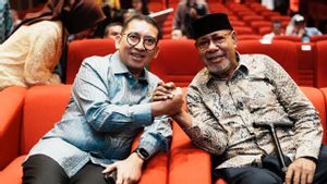 Hadiri Peluncuran Buku Enteng Tanamal, Menbud Sebut Tata Kelola Royalti Harus Ikuti Zaman