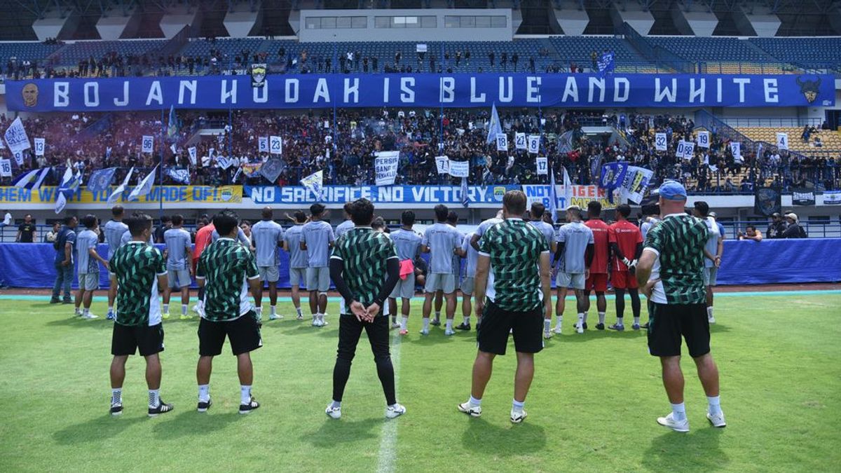 Dikawal Ribuan Bobotoh Saat Latihan Jelang Lawan Persija, Persib Janjikan Rebut Tiga Poin