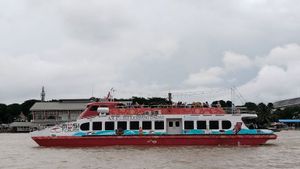 إلقاء نظرة على سفينة Musi Cruise ، السياحة المفضلة لطلاب Palembang خلال عطلة Imlek 2025