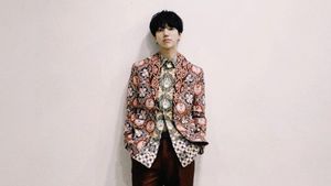 Batik Desain Ridwan Kamil Dipakai Yesung dan Leeteuk Super Junior: “Siap untuk Kondangan”