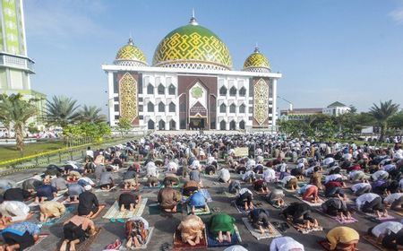 Surat Edaran Kemenag: Salat Id di Lapangan Wajib Koordinasi dengan Satgas Setempat