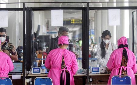 Pemerintah Bakal Hapus Kewajiban Entry Test di Bandara Kecuali Suspek COVID-19