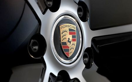 Porsche Targetkan Penjualan Mobil Listrik Lebih Ambisius Tahun 2030