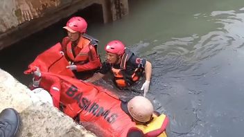 9岁的男孩被发现死在Pamulang Indah山的涵洞中