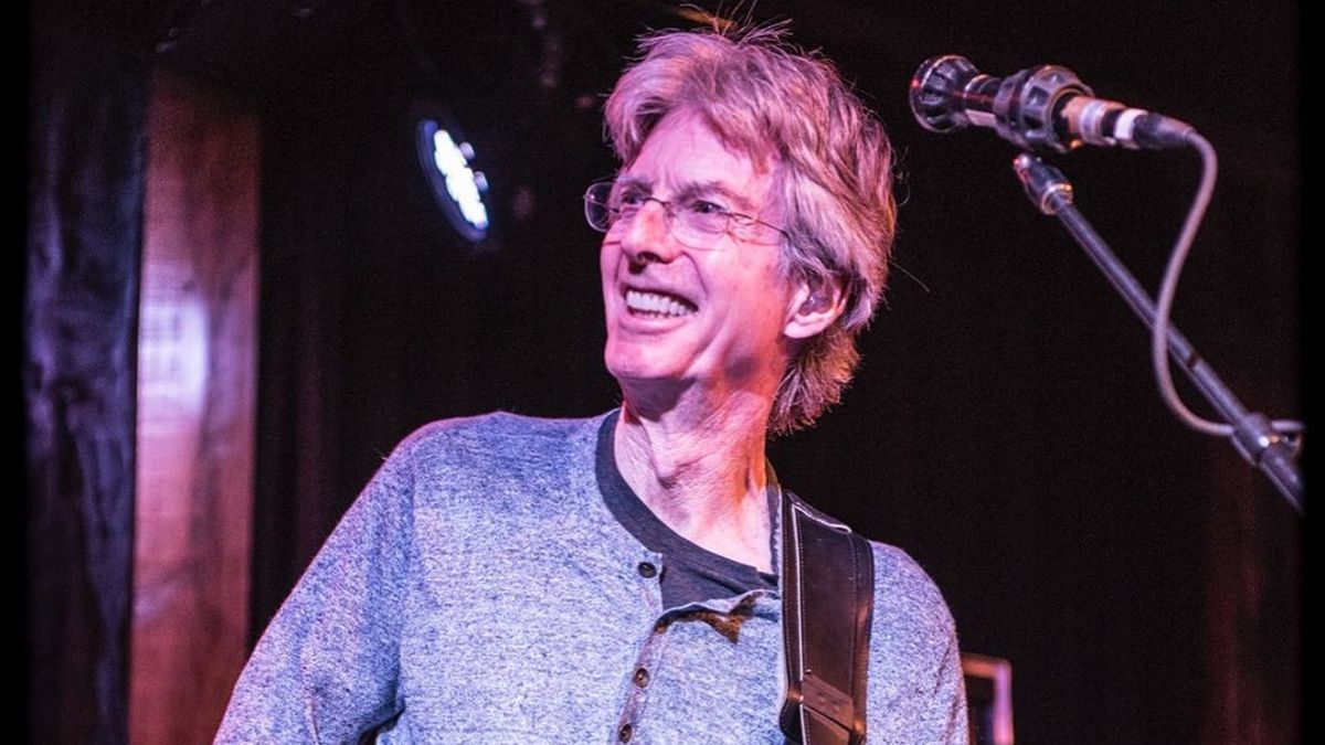 جاكرتا - توفي باسيس Grateful Dead Phil Lesh عن عمر يناهز 84 عاما