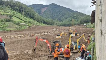 SAR、2つの重機を追加して、チサルーア土砂災害の犠牲者を捜索