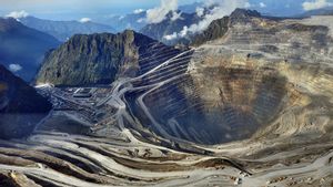 Freeport di Indonesia: Kisah Panjang Kerusakan Lingkungan Hidup dan Pemiskinan di Papua