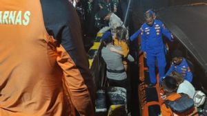 Tim SAR Evakuasi 7 Korban Kapal Wisata Tenggelam di Labuan Bajo