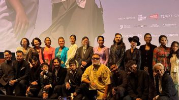 Cerita Reza Rahadian ‘Menangkan’ Lagu Nadin Amizah dengan Film <i>Pangku</i>