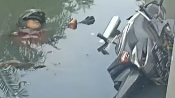 Falls In Water Channel Control Body, Motorcyclist In Petamburan Dies With Head Injury