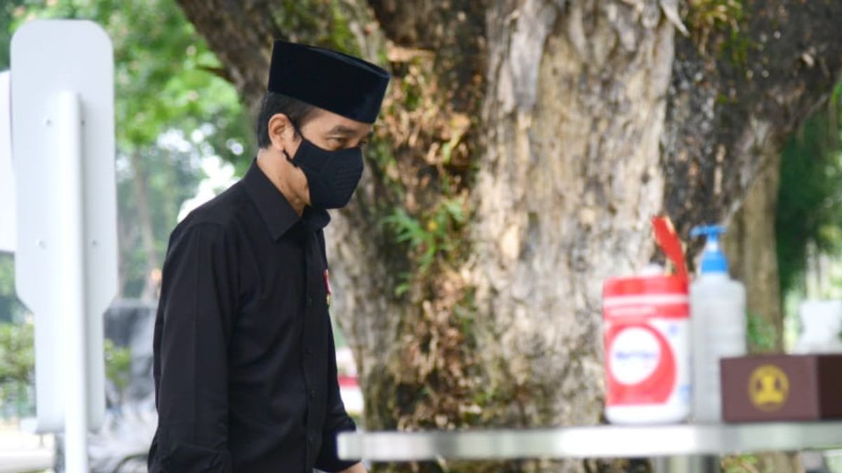 Kabar Baik dari Presiden Jokowi: Umat Islam Bisa Kembali Salat Tarawih Berjamaah di Masjid