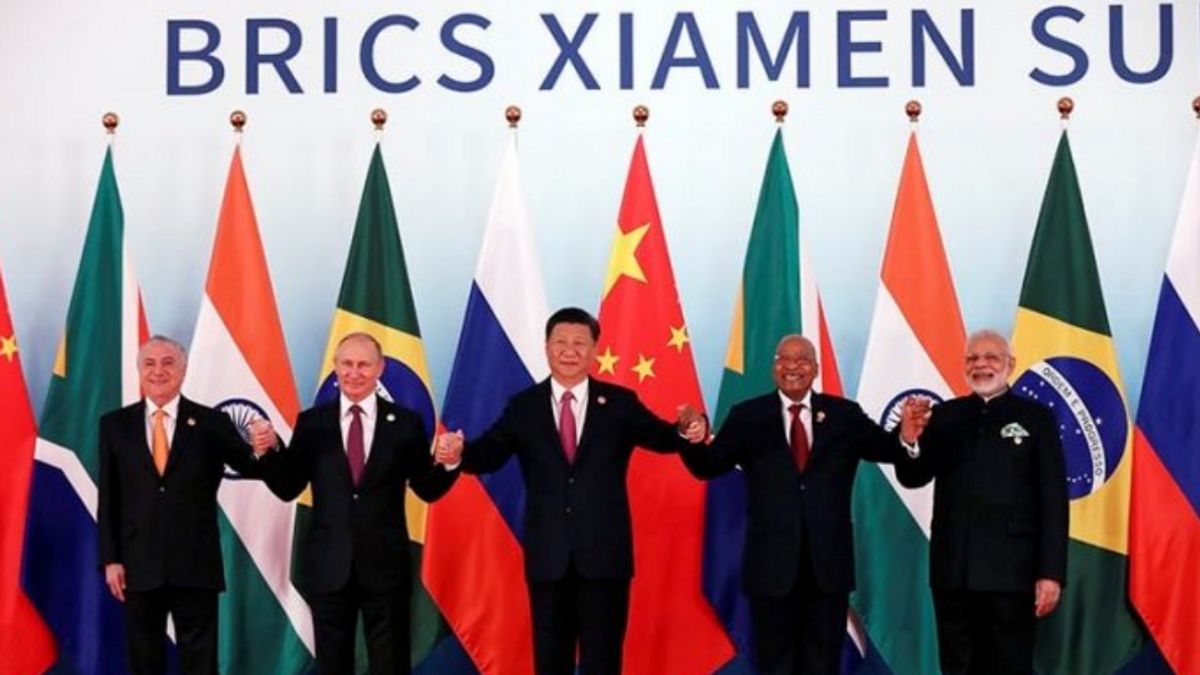 米ドルの使用を減らすために、BRICSは代替通貨を準備しますが、金と暗号でサポートされますか?